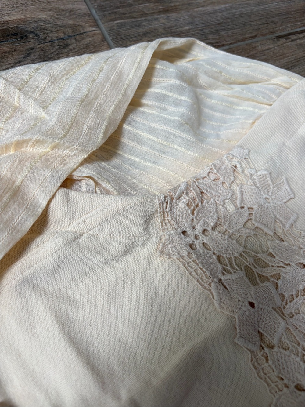 BY ANTHROPOLOGIE FLORAL CUTWORK LONG-SLEEVE TOP - Picture 5 of 5